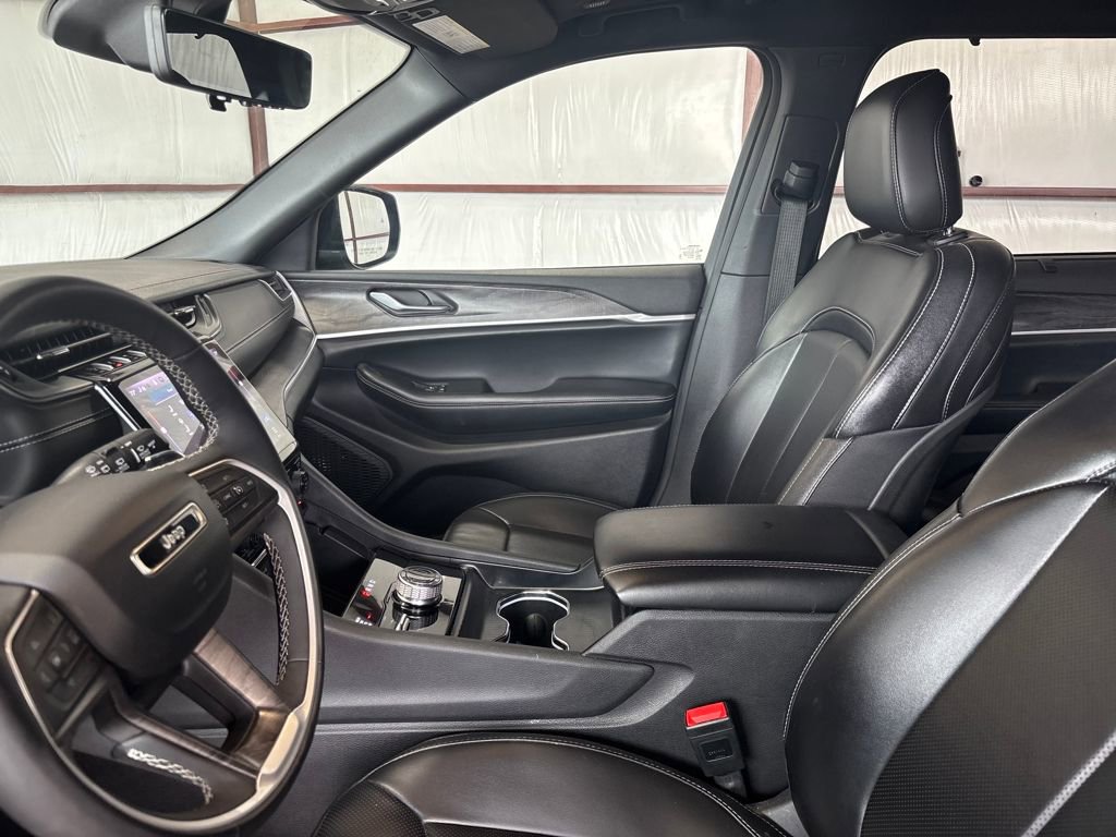 Used 2024 Jeep Grand Cherokee L Limited w/ Luxury Tech Group II image 13