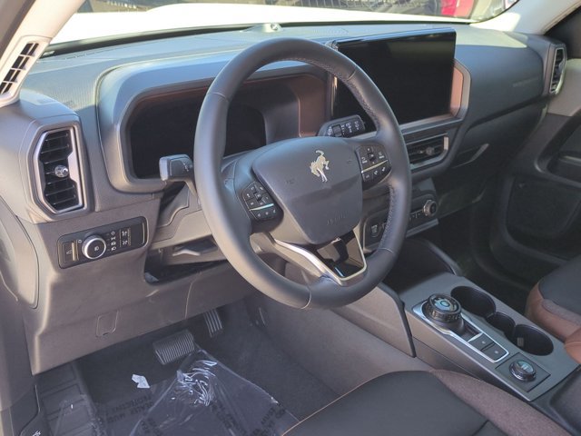 Certified 2025 Ford Bronco Sport Outer Banks w/ Outer Banks Tech Package+ AWD/4WD image 10