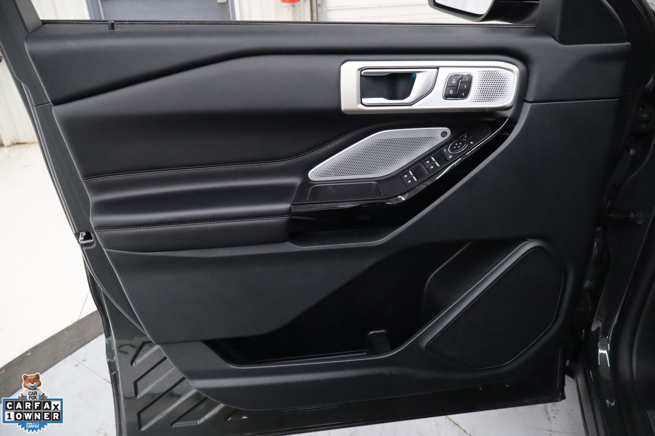 Certified 2023 Ford Explorer Platinum w/ Technology Package RWD image 11