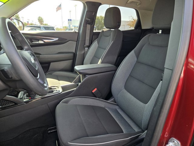 Used 2025 Chevrolet TrailBlazer LT AWD/4WD image 19