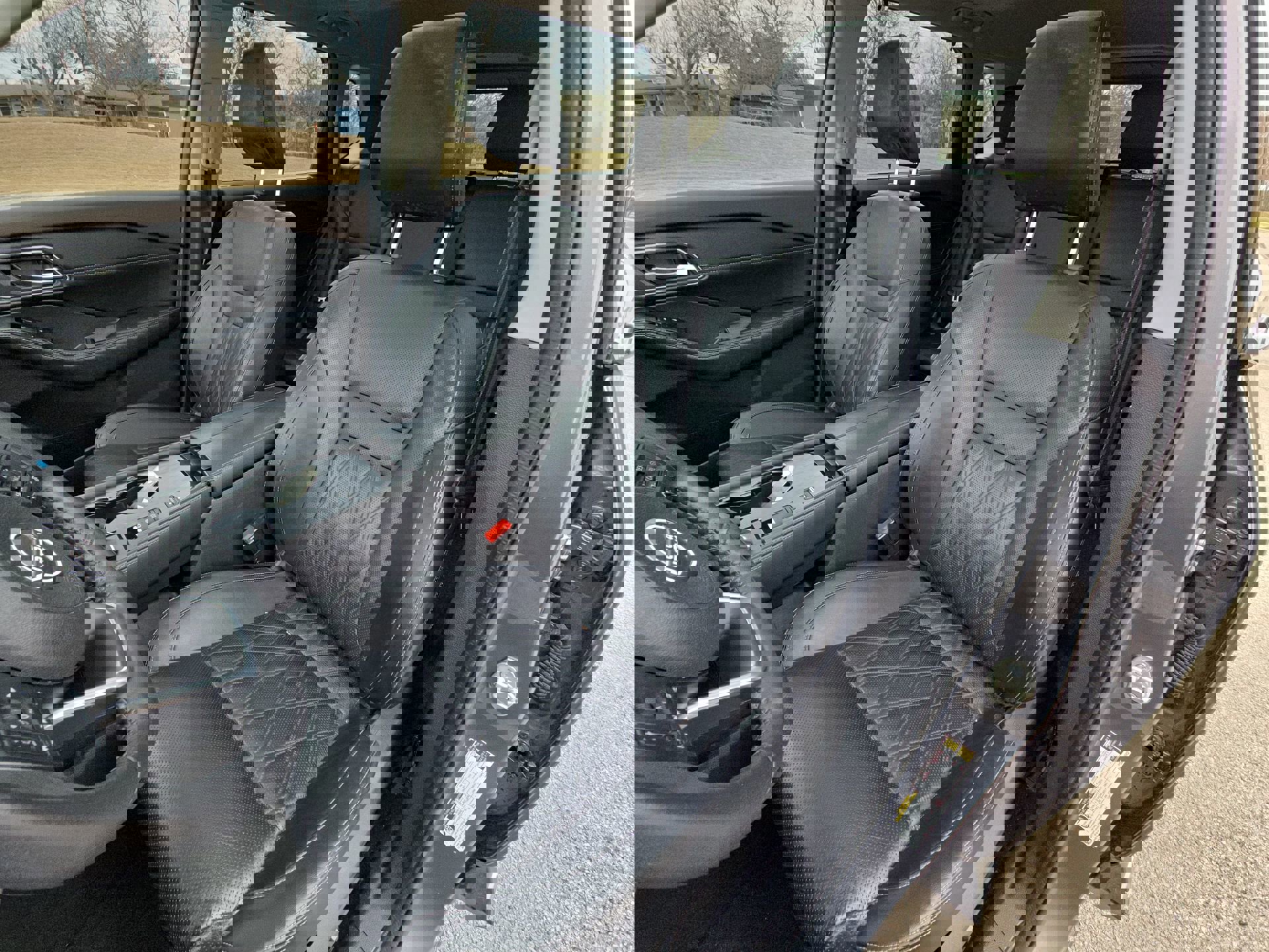 Used 2022 Nissan Rogue Platinum w/ Head-Up Display Package image 11