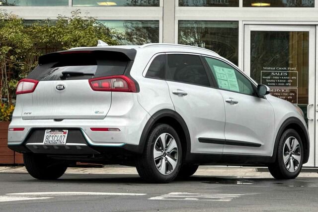 Used 2018 Kia Niro EX Premium image 4