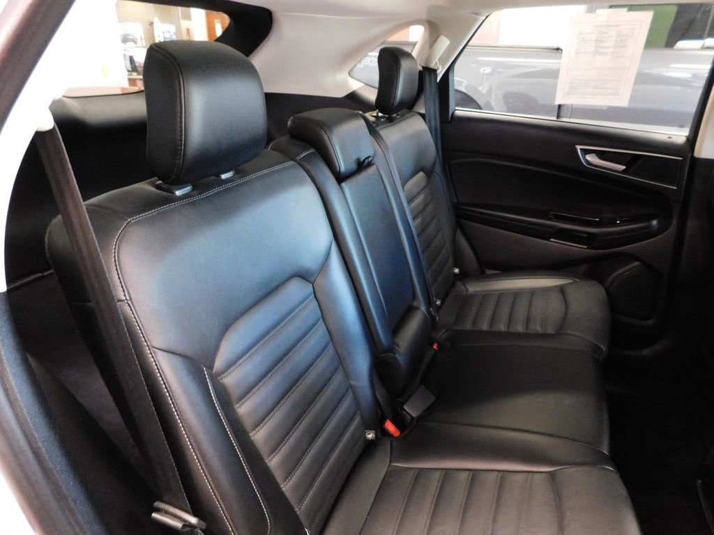 Certified 2018 Ford Edge SEL w/ Equipment Group 201A AWD/4WD image 37