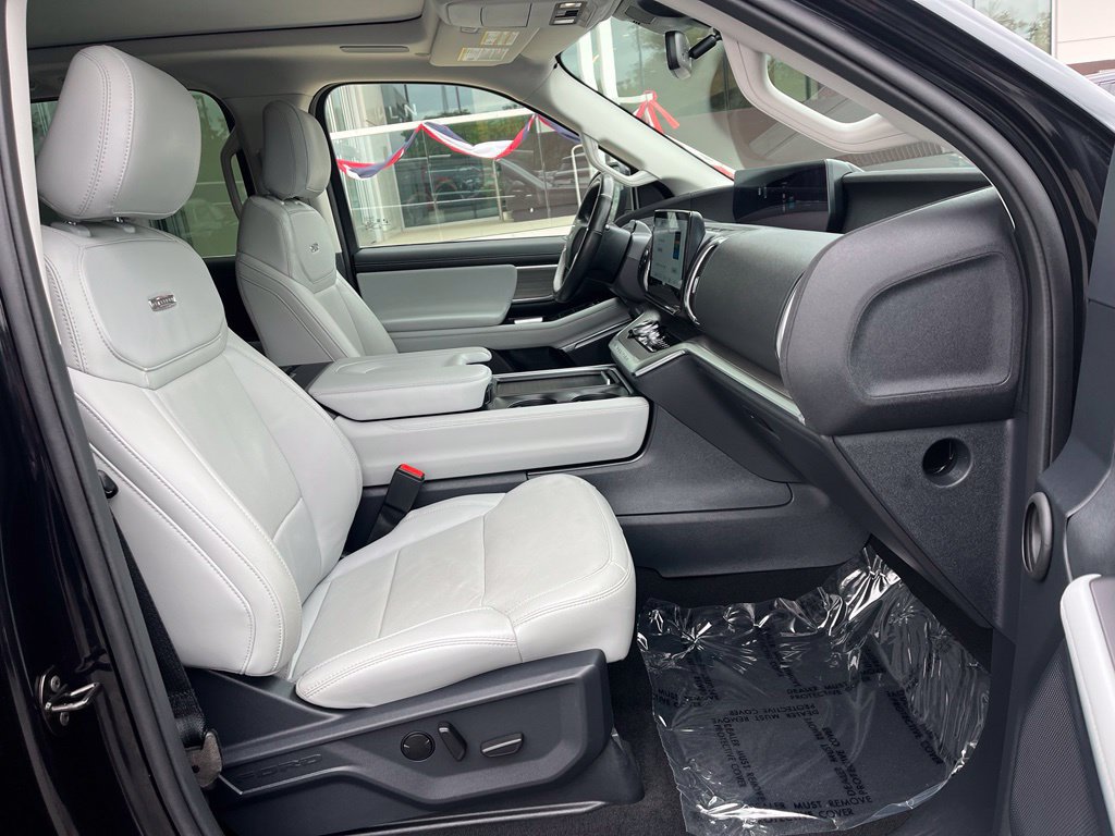 Certified 2025 Ford Expedition Max Platinum w/ Driver's Package AWD/4WD image 22