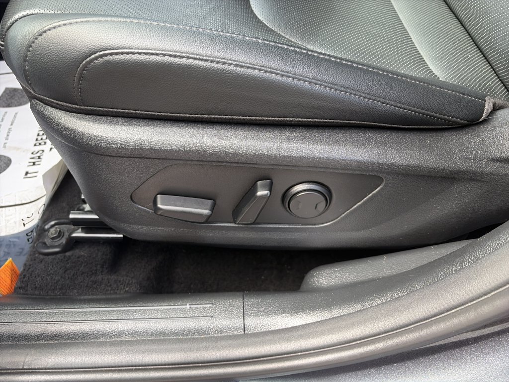Used 2025 Kia Sportage EX w/ Premium Package FWD image 13