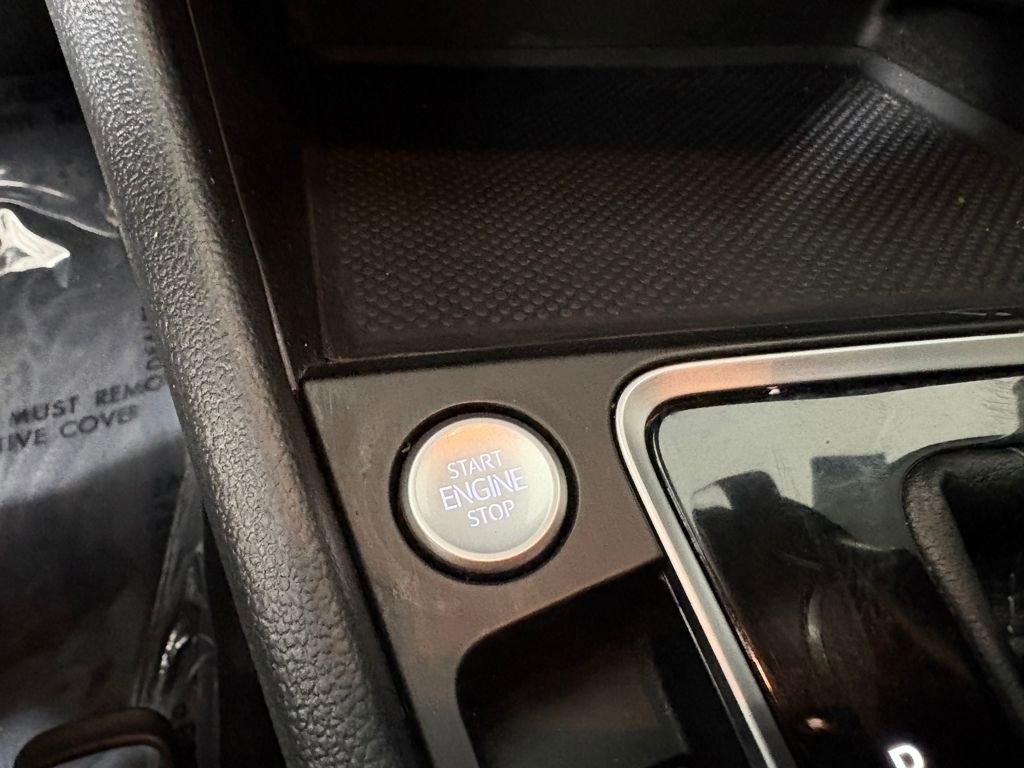 Used 2019 Volkswagen Jetta R-Line w/ R-Line Cold Weather Package image 22