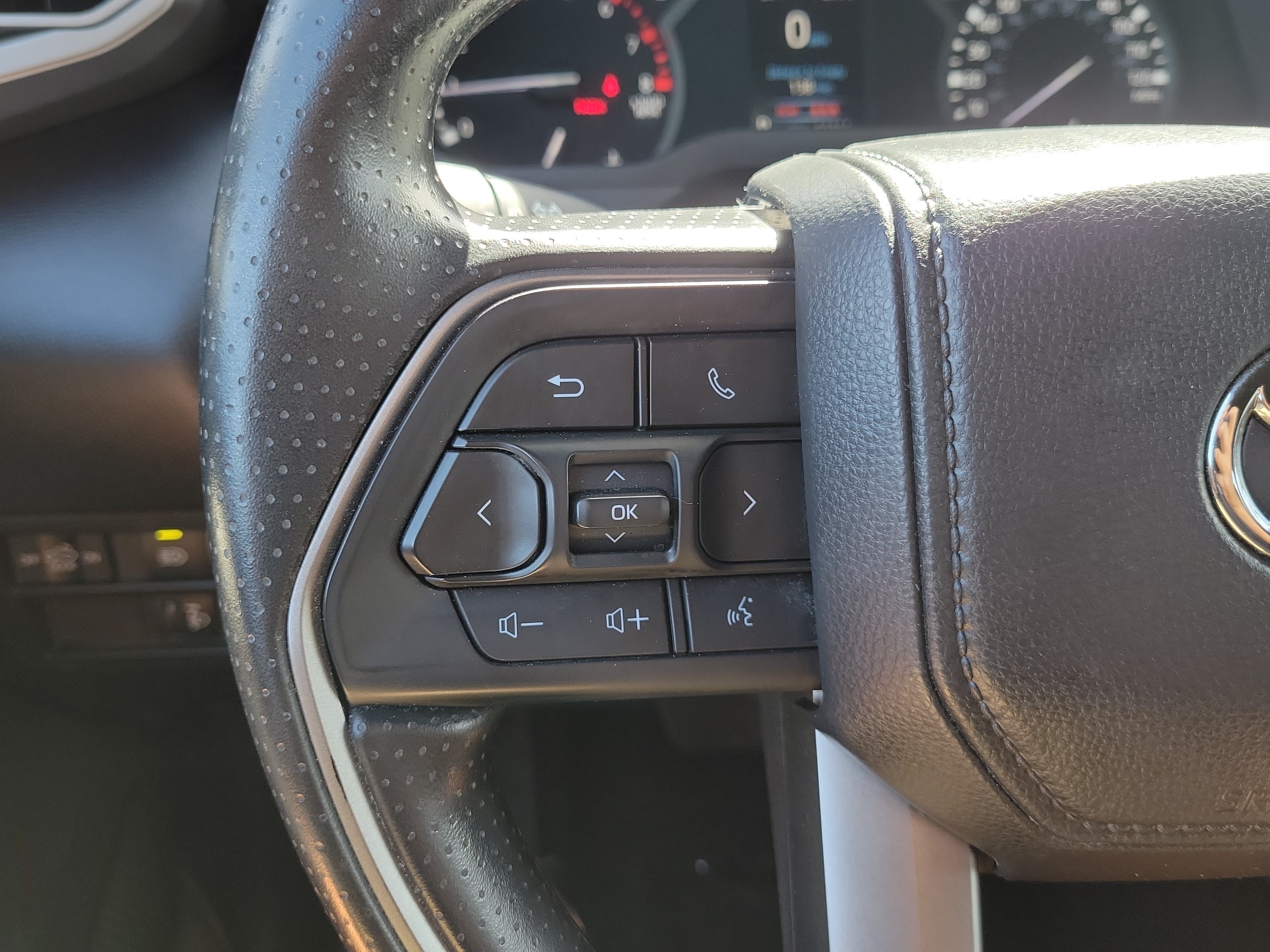 Used 2026 Toyota Tundra SR5 w/ SR5 Convenience Package AWD/4WD image 24