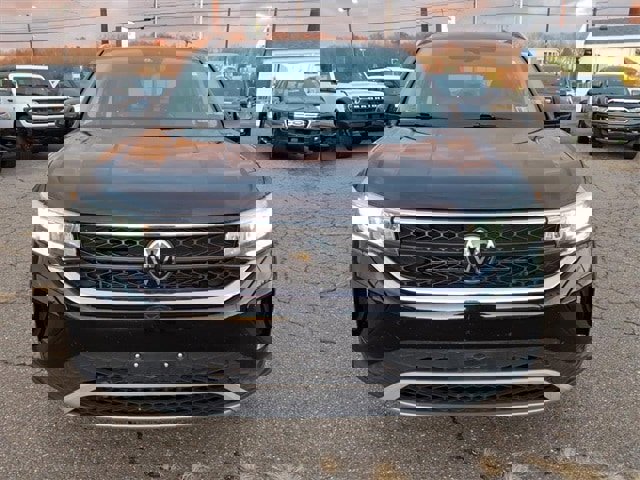 Used 2024 Volkswagen Taos SE image 8