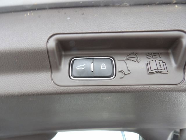 Certified 2020 Ford Explorer Platinum w/ Premium Technology Package image 33