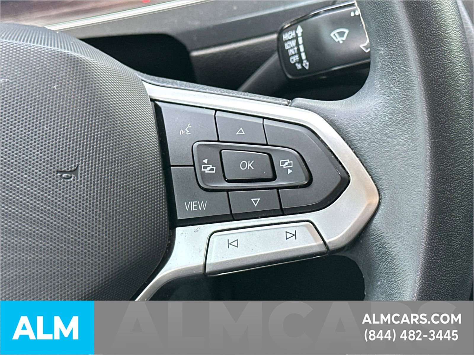 Used 2022 Volkswagen Tiguan SE FWD image 32