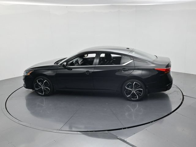 Used 2024 Nissan Altima 2.5 SR FWD image 44