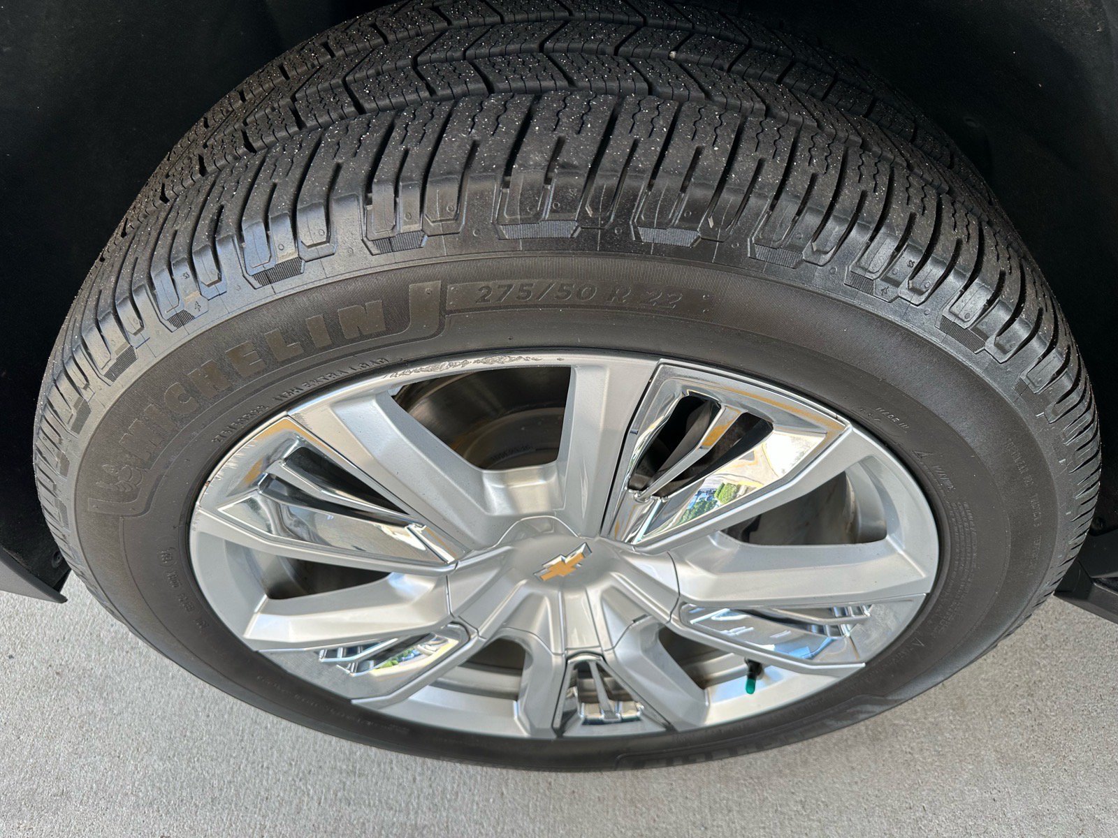 Used 2022 Chevrolet Tahoe LT w/ Luxury Package RWD image 5