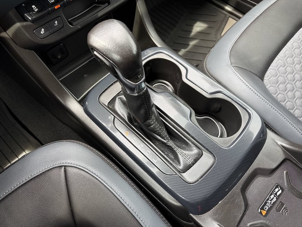 Used 2022 Chevrolet Colorado Z71 w/ Safety Package RWD image 28