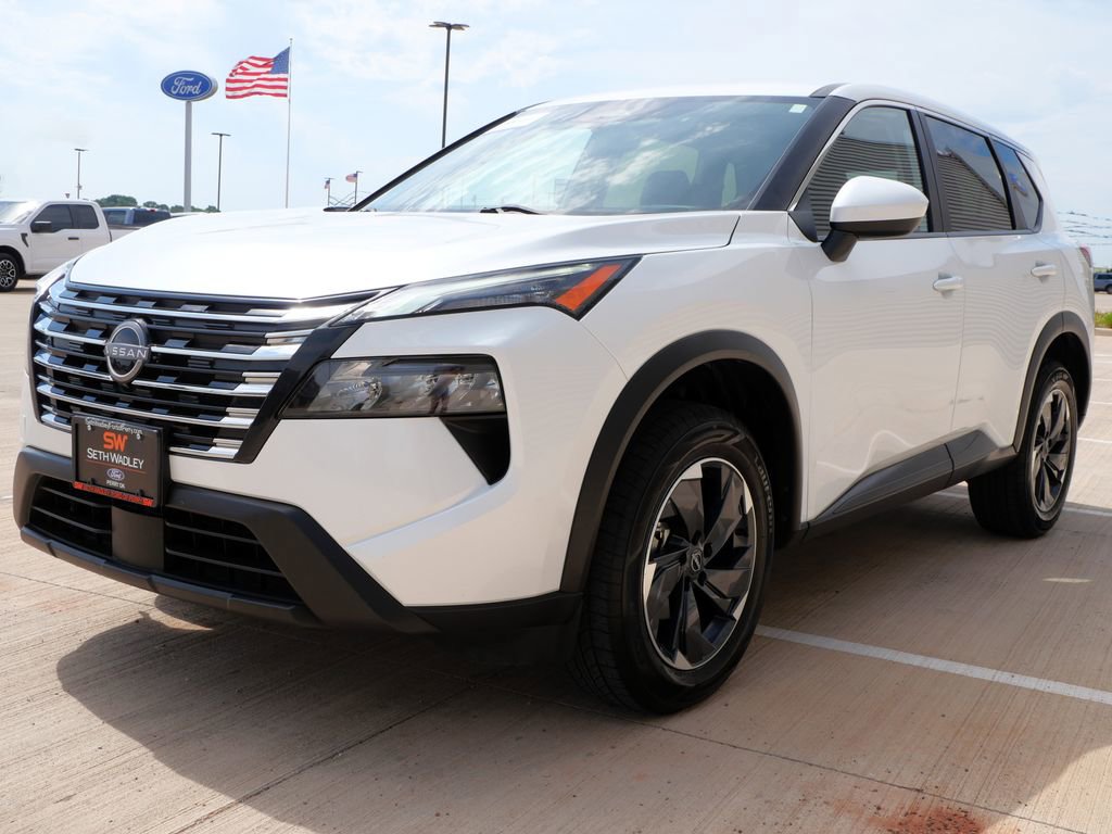 Used 2024 Nissan Rogue SV AWD/4WD image 7
