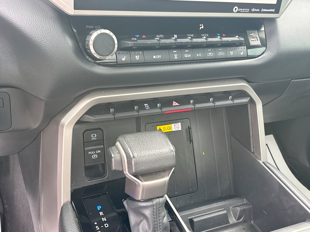 Used 2024 Toyota Tundra Limited AWD/4WD image 37