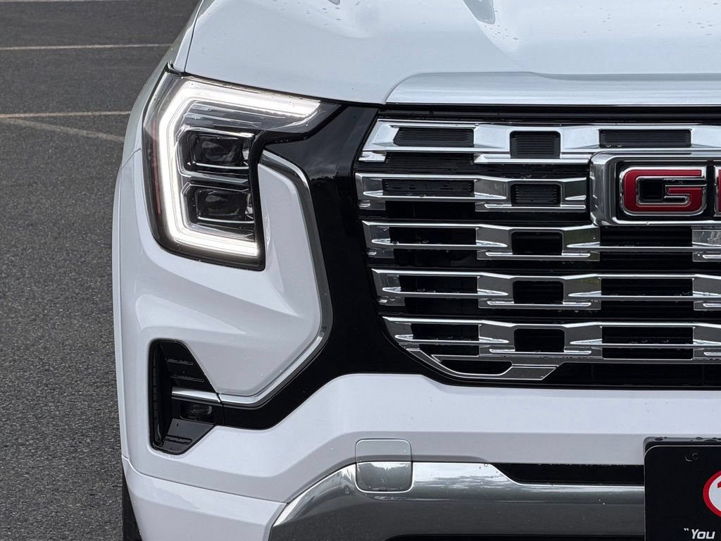 Used 2026 GMC Terrain Denali AWD/4WD image 2