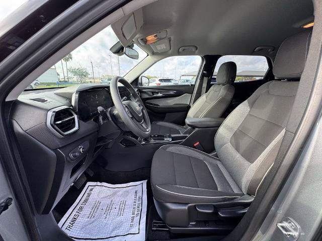 Used 2025 Chevrolet TrailBlazer LT AWD/4WD image 13