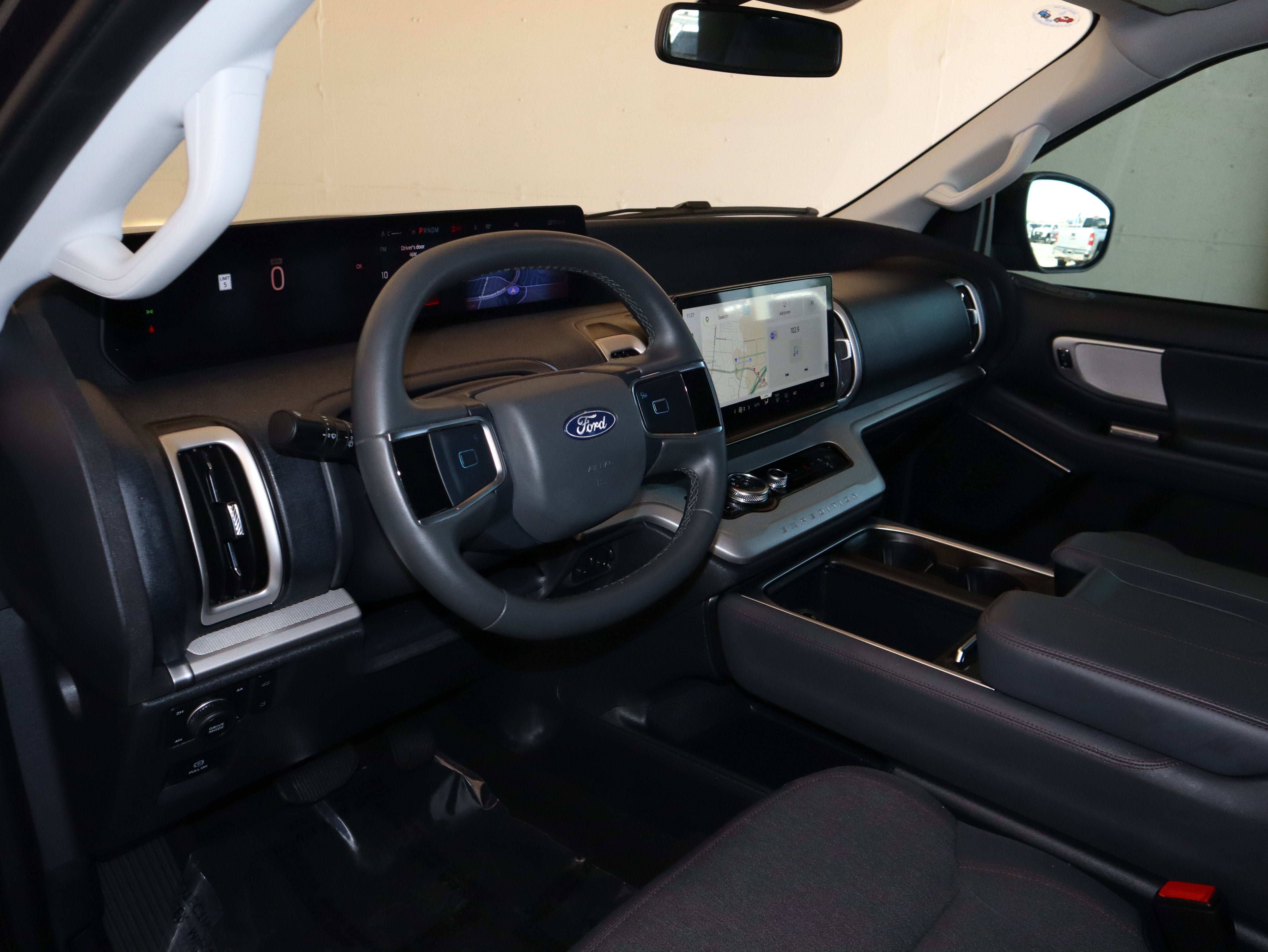 Certified 2025 Ford Expedition Active AWD/4WD image 21