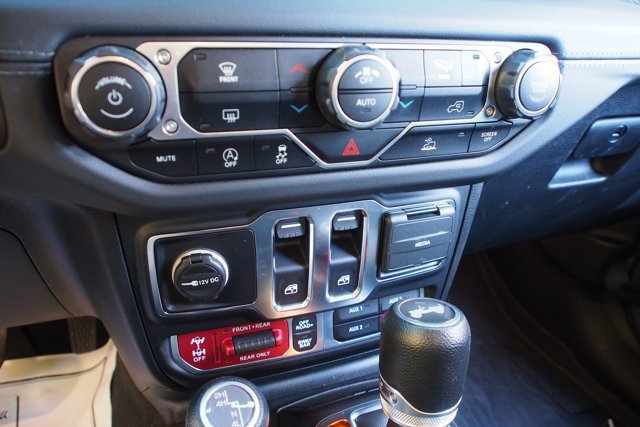 Used 2024 Jeep Wrangler Rubicon image 25