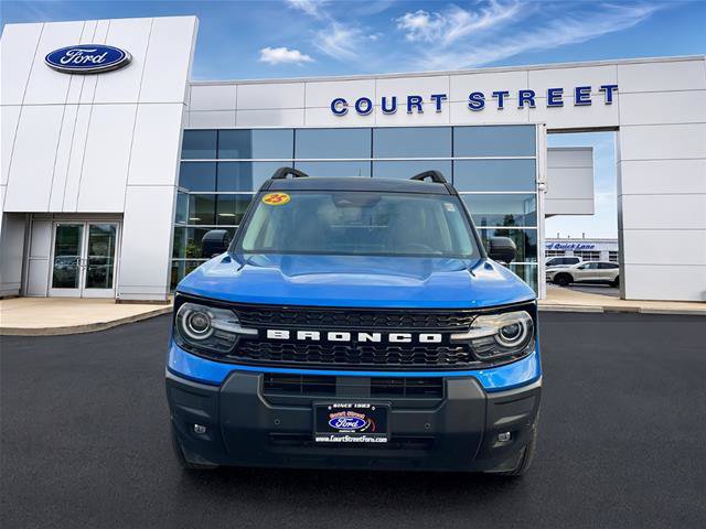 Certified 2025 Ford Bronco Sport Outer Banks w/ Outer Banks Tech Package+ AWD/4WD image 2