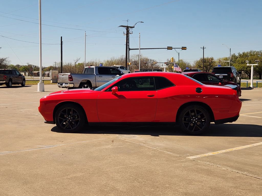 Used 2021 Dodge Challenger SXT w/ Blacktop Package image 2