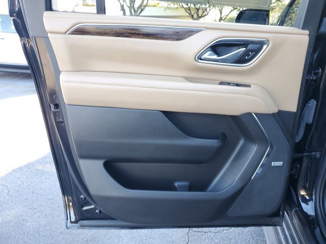 Used 2023 Chevrolet Suburban Premier image 14