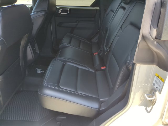 Certified 2025 Ford Bronco Outer Banks w/ Sasquatch Package AWD/4WD image 31