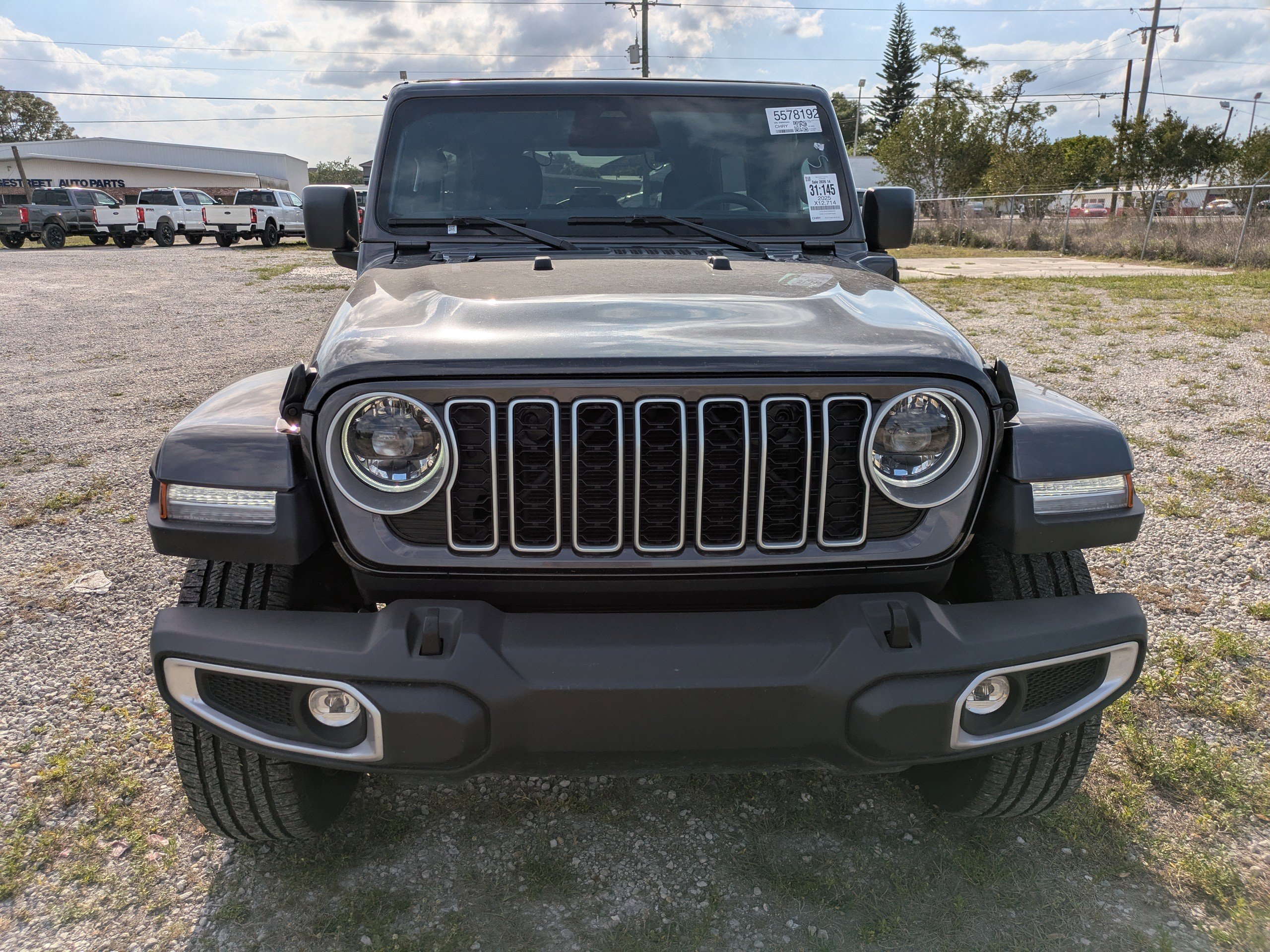 Used 2025 Jeep Wrangler Unlimited Sahara w/ Safety Group AWD/4WD image 9