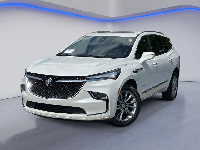 Used 2023 Buick Enclave Avenir w/ Avenir Technology Package AWD/4WD image 2