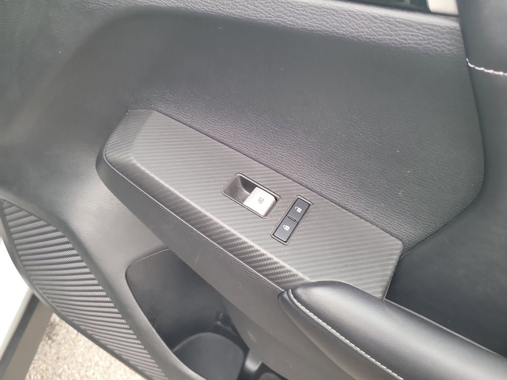 Used 2024 Mitsubishi Outlander SE image 31