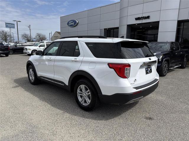 Certified 2023 Ford Explorer XLT w/ Equipment Group 202A image 3
