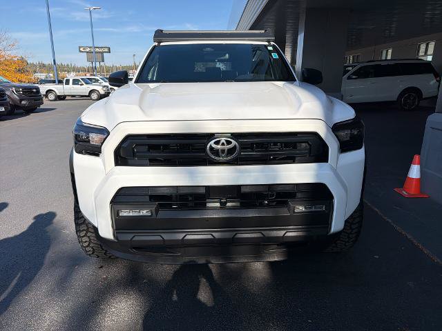 Used 2025 Toyota 4Runner SR5 AWD/4WD image 2