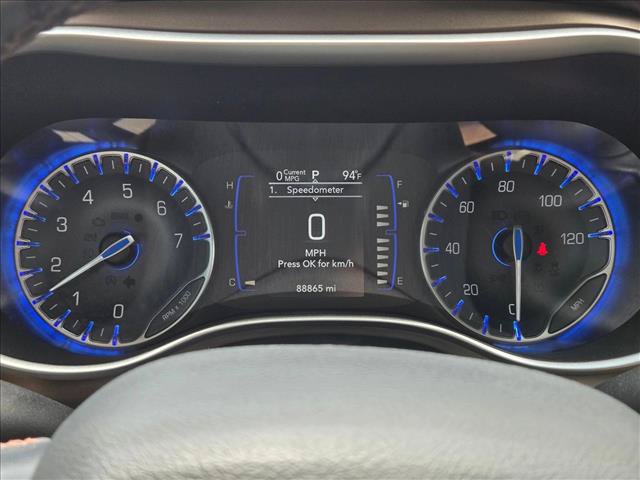 Used 2019 Chrysler Pacifica Touring-L FWD image 11