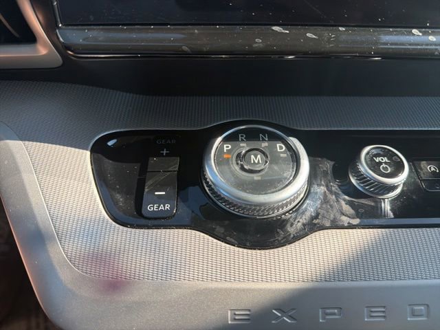 Certified 2025 Ford Expedition Active AWD/4WD image 44