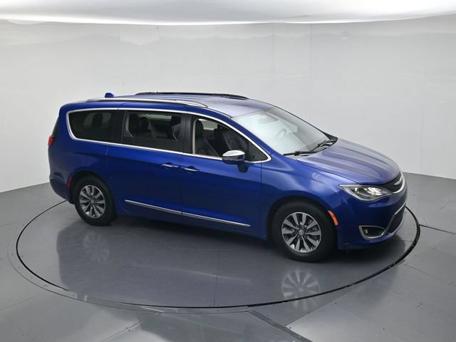 Used 2020 Chrysler Pacifica Limited FWD image 47