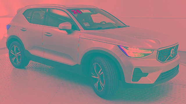 Used 2024 Volvo XC40 B5 Core
