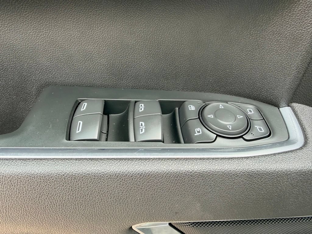 Used 2025 GMC Sierra 1500 SLT AWD/4WD image 16