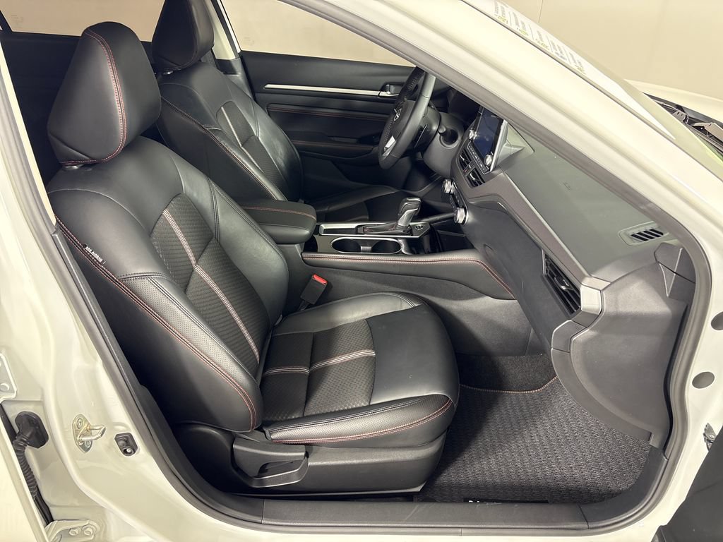 Used 2023 Nissan Altima 2.5 SR FWD image 6