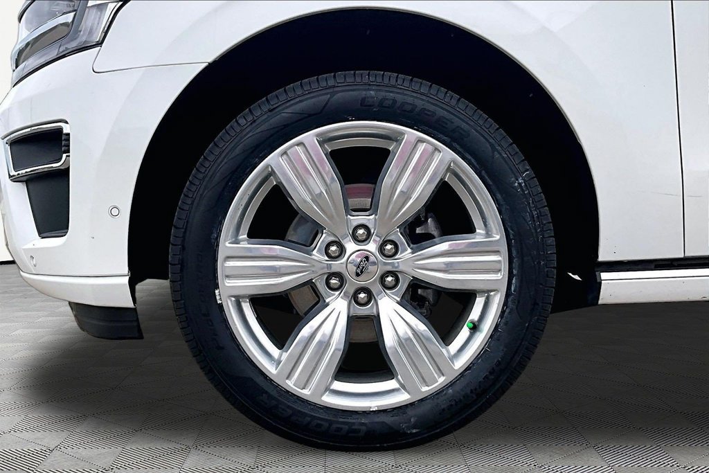Certified 2024 Ford Expedition Platinum AWD/4WD image 9