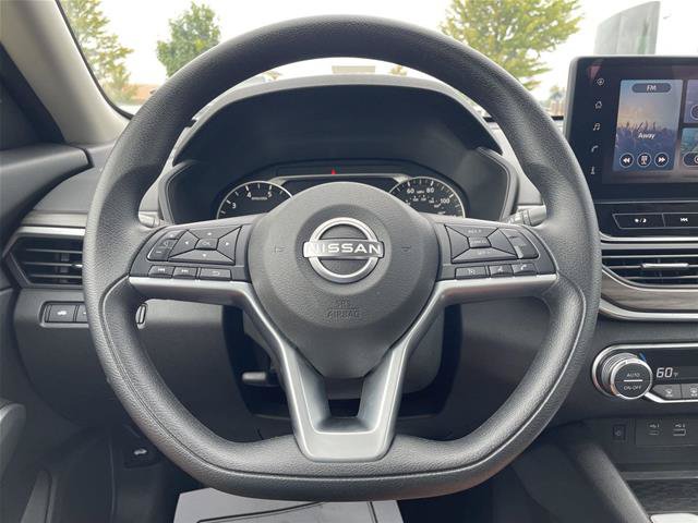Used 2025 Nissan Altima 2.5 SV w/ SV Special Edition Package AWD/4WD image 12