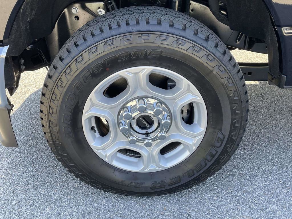Certified 2026 Ford F250 XLT w/ FX4 Off-Road Package image 7