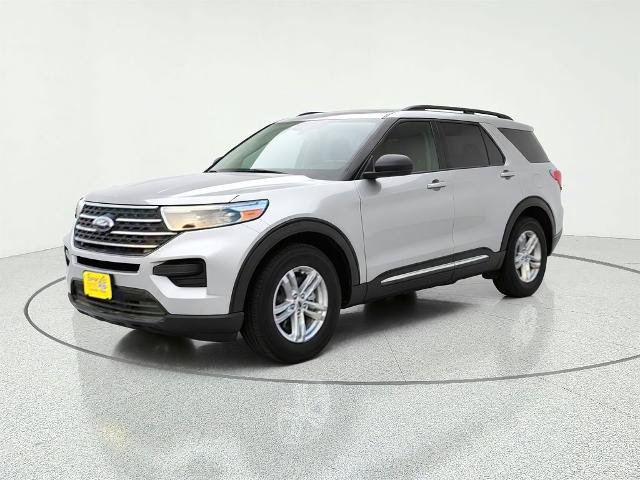 Certified 2023 Ford Explorer XLT RWD image 3