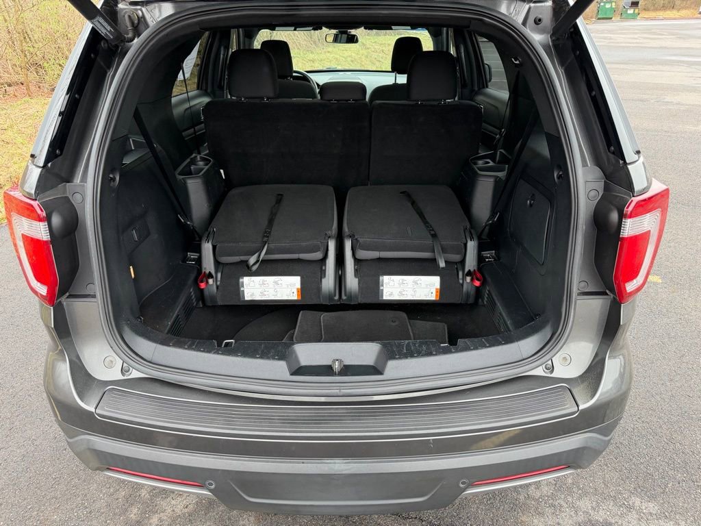 Certified 2019 Ford Explorer XLT w/ Equipment Group 201A image 25