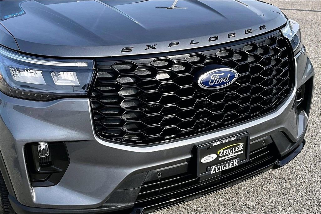 Certified 2025 Ford Explorer ST-Line w/ Premium Package image 31