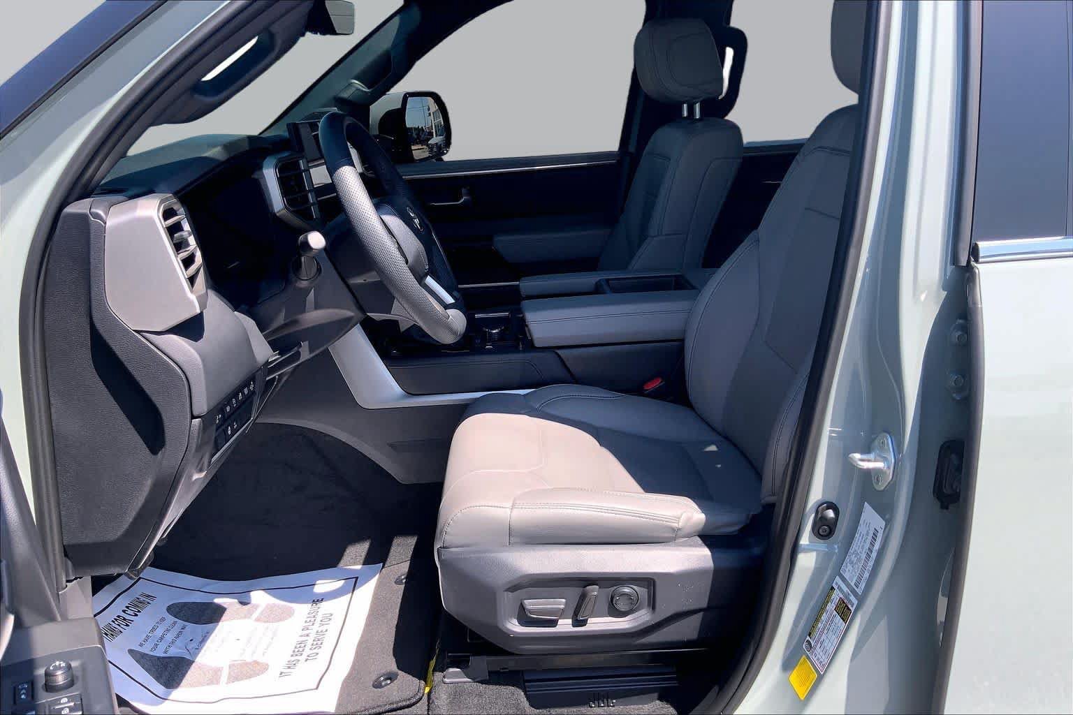 Used 2026 Toyota Tundra Limited AWD/4WD image 8