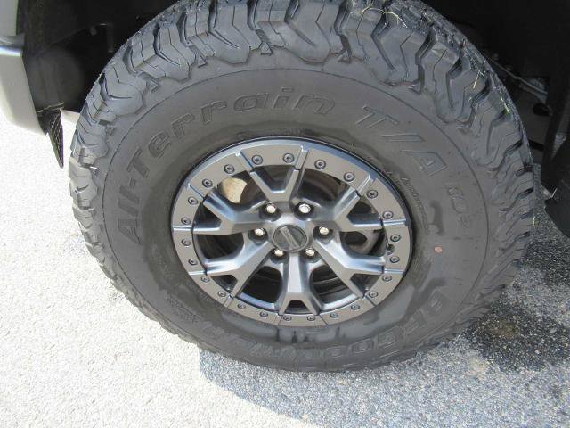 Certified 2022 Ford F150 Raptor w/ Raptor 37 Performance Package AWD/4WD image 9