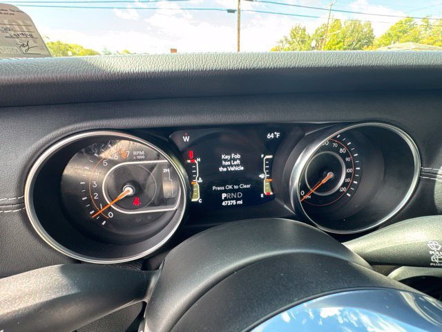 Used 2022 Jeep Wrangler Unlimited Sahara w/ Cold Weather Group AWD/4WD image 15
