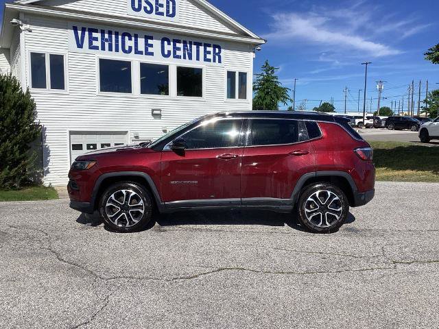 Used 2022 Jeep Compass Limited w/ Sun and Sound Group AWD/4WD image 3