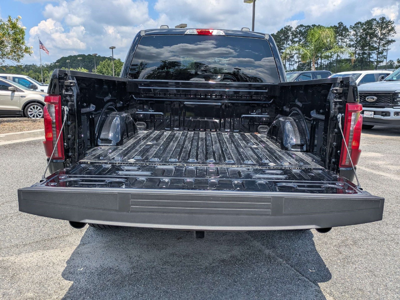 Certified 2025 Ford F150 STX w/ LOBO Package AWD/4WD image 5