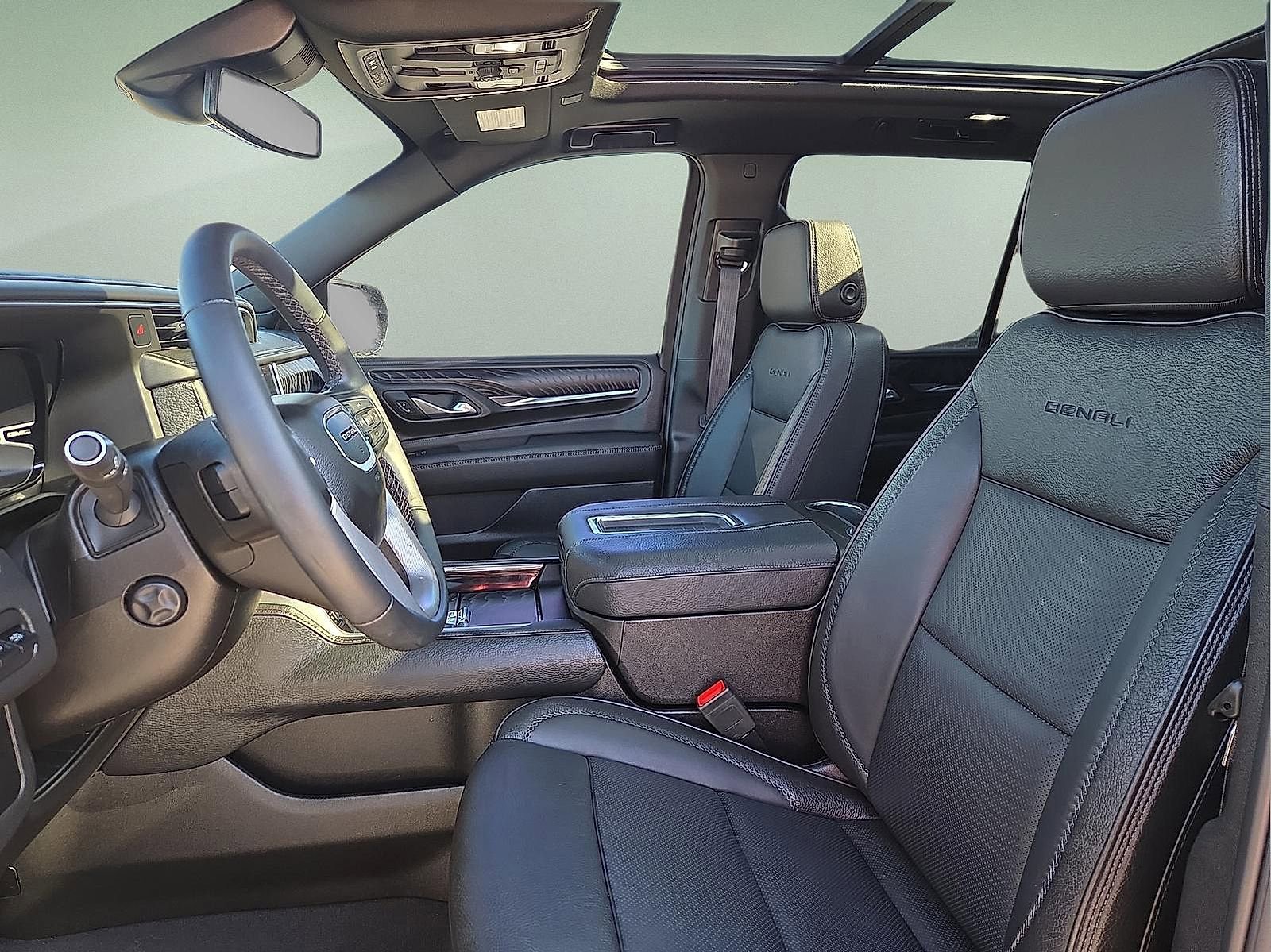 Used 2023 GMC Yukon Denali RWD image 15